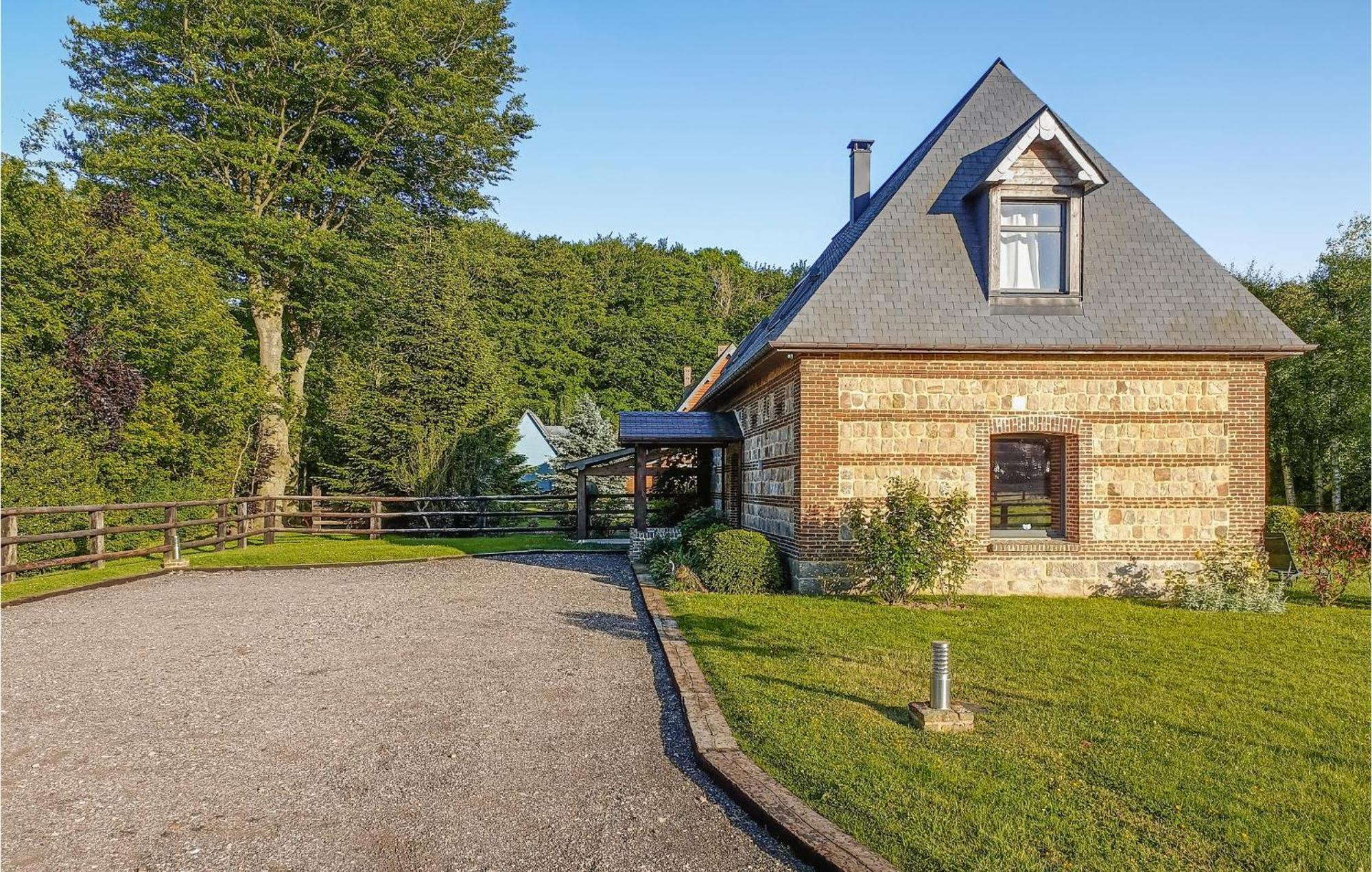 Stunning Home In Paluel With Wifi Zewnętrze zdjęcie