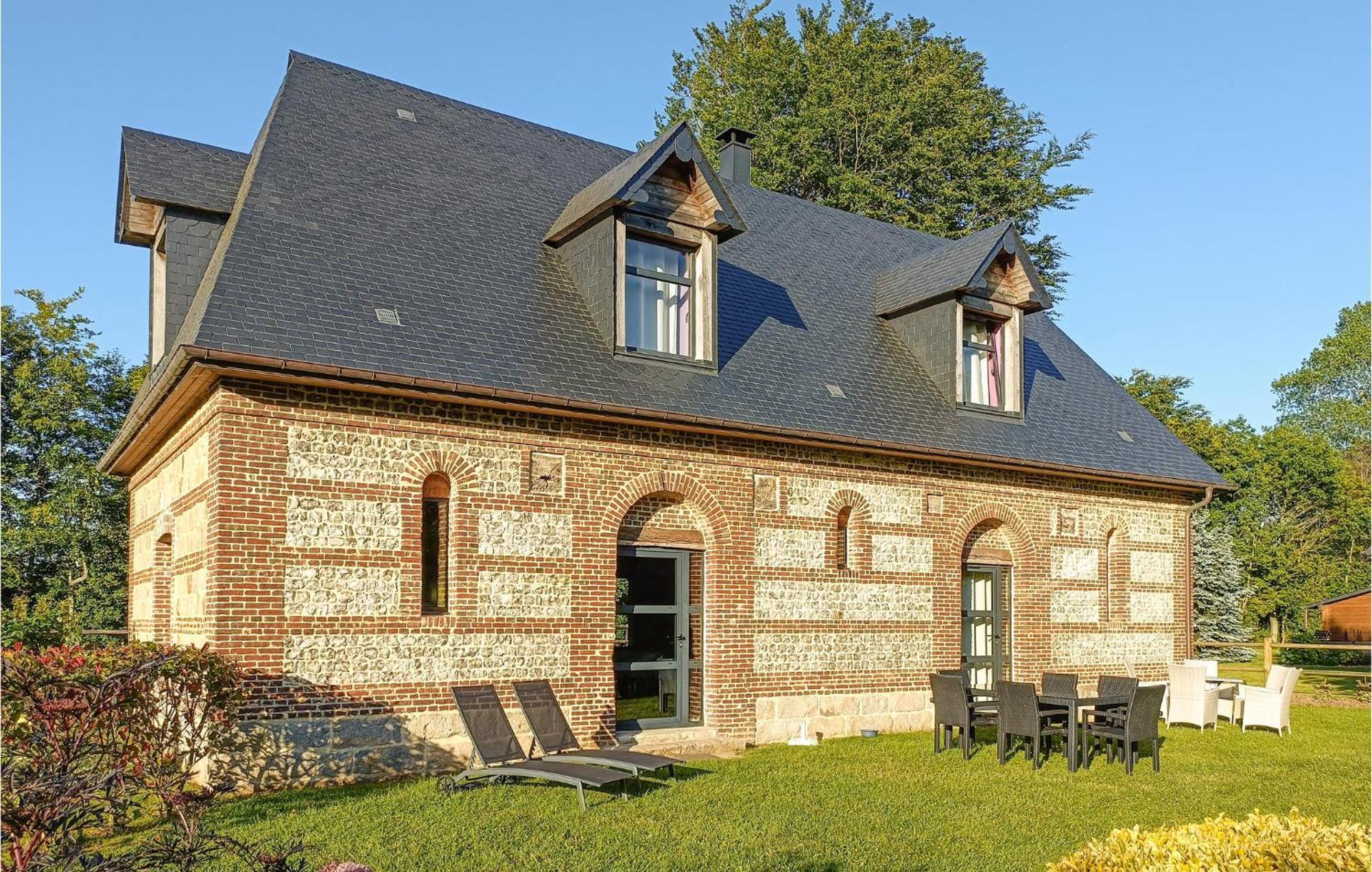 Stunning Home In Paluel With Wifi Zewnętrze zdjęcie